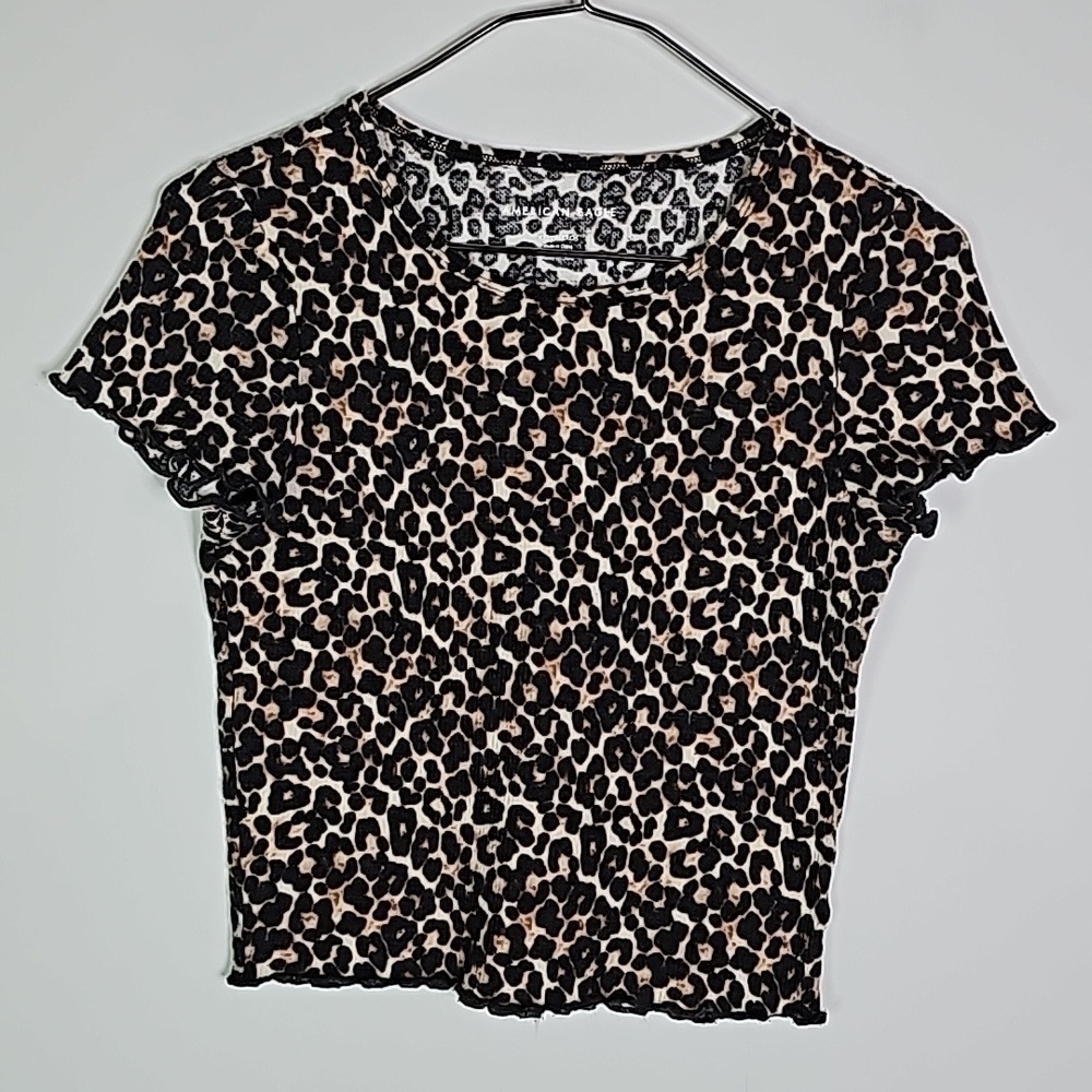 American Eagle xs leopard print short sleeve crop top